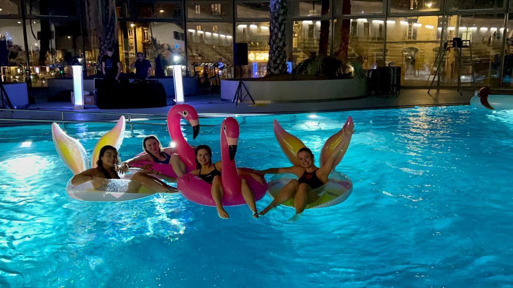 VilledeReims's tweet photo. Tournoi de squash, aquagym ou encore pool challenge : l’UCPA Sport Station @GrandReims accueille jusqu’à 22h la #StudentCup Pool party, le challenge multisports réservé aux #étudiants Rémois. https://t.co/PZKL5iKk3F
