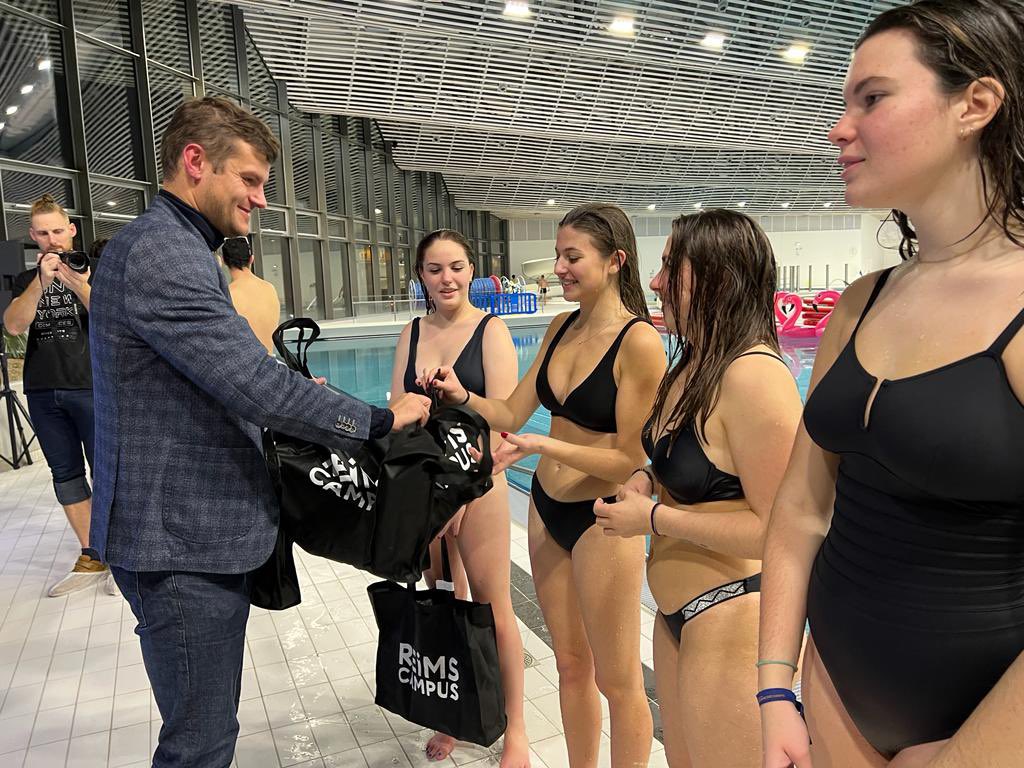 VilledeReims's tweet photo. Tournoi de squash, aquagym ou encore pool challenge : l’UCPA Sport Station @GrandReims accueille jusqu’à 22h la #StudentCup Pool party, le challenge multisports réservé aux #étudiants Rémois. https://t.co/PZKL5iKk3F