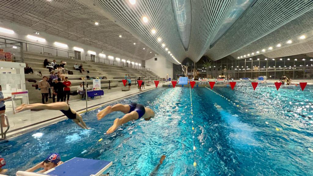 VilledeReims's tweet photo. Tournoi de squash, aquagym ou encore pool challenge : l’UCPA Sport Station @GrandReims accueille jusqu’à 22h la #StudentCup Pool party, le challenge multisports réservé aux #étudiants Rémois. https://t.co/PZKL5iKk3F