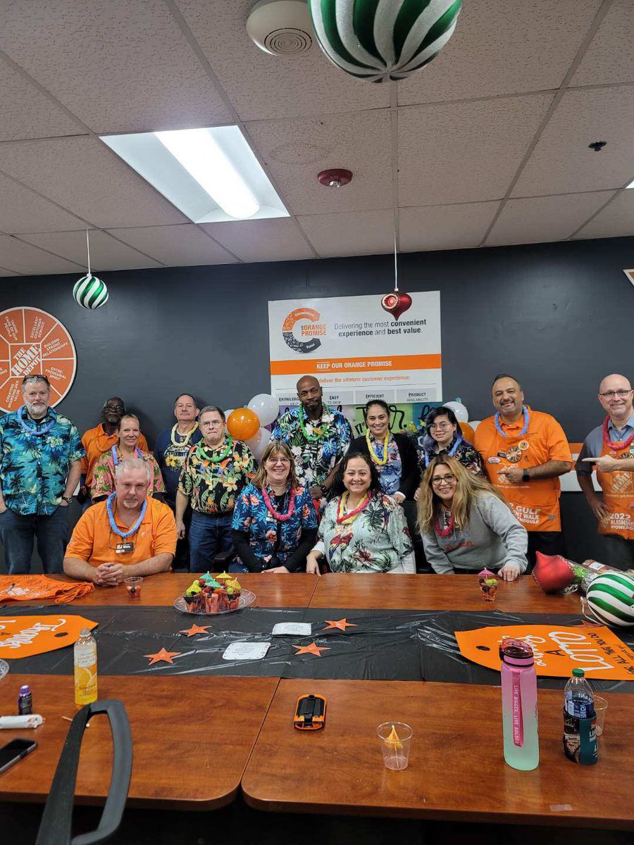 Alma_OrtaTHD's tweet photo. Happy MET appreciation Thursday!!!! Celebrating today with Hawaiian themed fruit cups πππ #THD6512 @asds6512 @ChrisHa33978925 @GreggO6512 @fmm425 https://t.co/AfKgxwDVmv