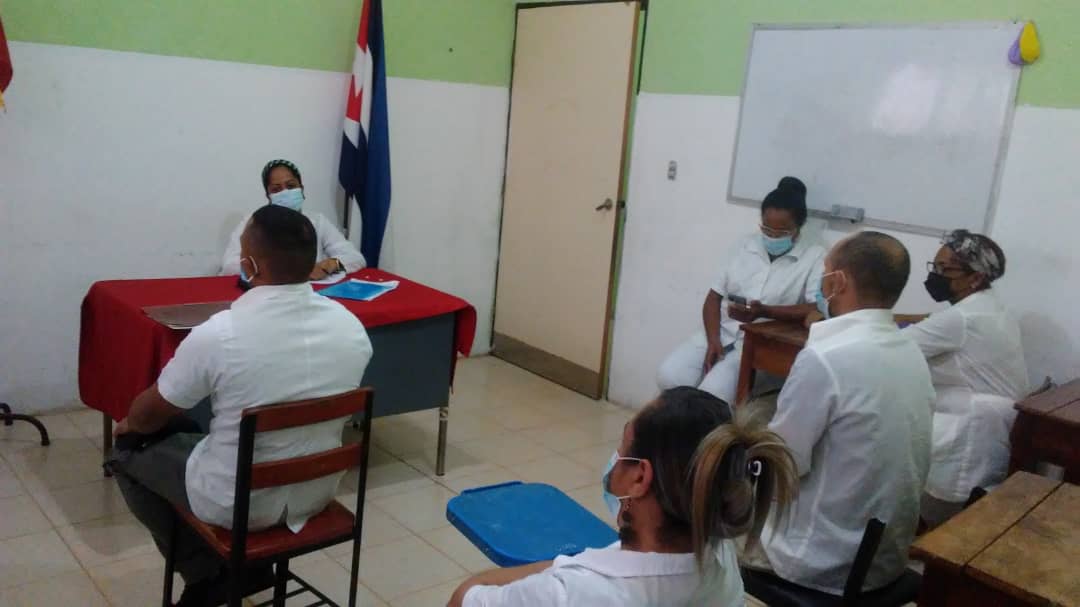 Centro de Diagnóstico Integral Dra Kelly Ann Lordz realizando entrega de guardia. #CubaEsAmor #CubaPorLaVida #CubaPorLaSalud <a href="/cubacooperaven/">Brigada Médica Cubana en Venezuela</a> <a href="/AdanVillavicen5/">Adan Villavicencio Guzmán</a> <a href="/altunaga_perez/">Esthet Perez altunaga</a>