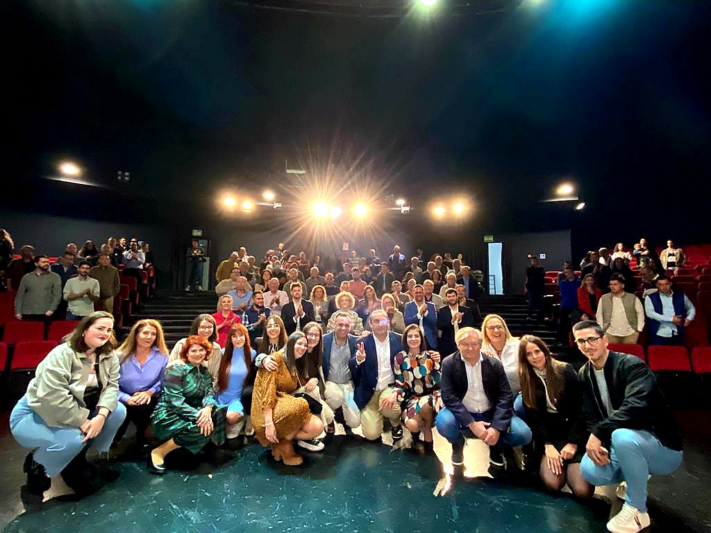 ppgranada's tweet photo. Salobreña necesita 
✅Cambiar
✅Progresar
✅Avanzar
Salobreña necesita a @RafaelBosch8, nuestro candidato a la alcaldía convencido del potencial de un municipio que tiene que dejar de ser vagón de cola para convertirse en locomotora
#PreparadosGranada https://t.co/qRfUBozfaN