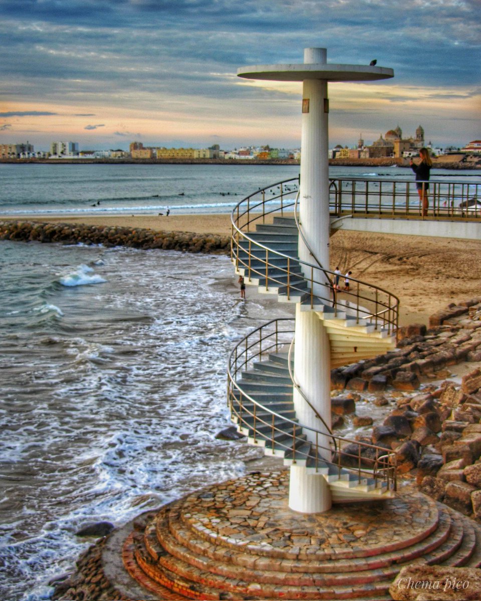 chemapico1's tweet photo. Atardecer en Cádiz. #atardecer #Cadiz #Andalucia https://t.co/ZA1kqsAdho
