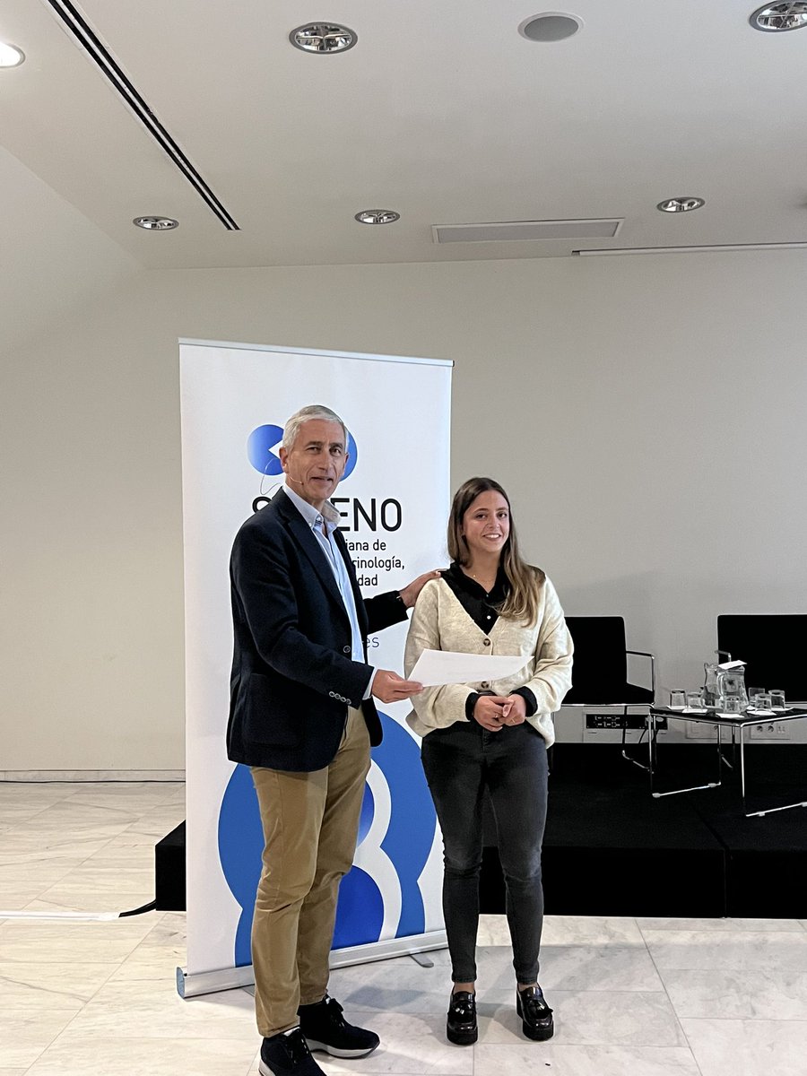 Enhorabuena <a href="/anavickygago/">Vιcκφ García</a> por tu premio a la mejor comunicación oral en el VIII congreso <a href="/SADENO_/">SADENO</a> ¡El primero de muchos!