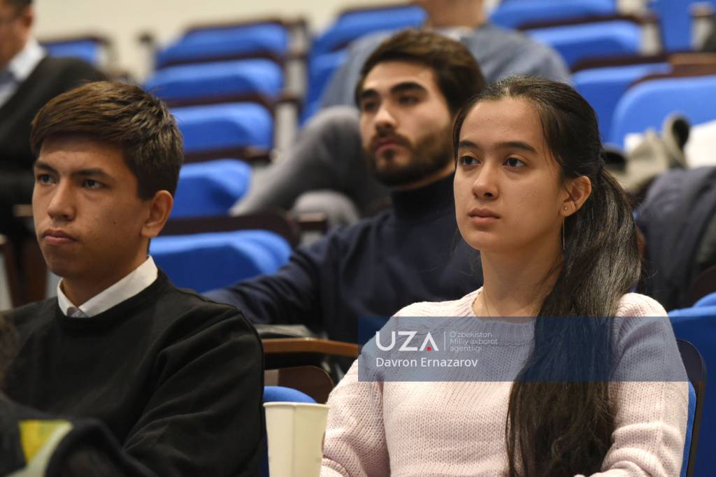 AfghanSolutions's tweet photo. The first SGP conference brought together a wide audience, including politicians, representatives of embassies, research and production associations and university students, and was devoted to how to help Uzbek startups and venture capital ecosystem make a leap and enter the GM. https://t.co/KAoTfIdsSo
