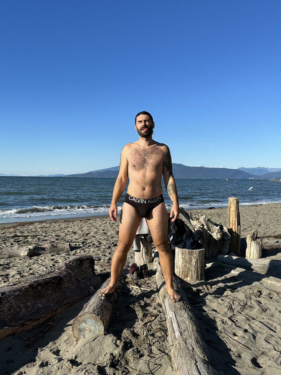 HotRodimir's tweet photo. Polar bear in training. Who’s gonna join me for morning winter dips in the ocean?
#PolarBearChallenge #ColdAsBalls #coldcock #TheIcemanCummeth #WreckBeach https://t.co/FTxOako8Ej