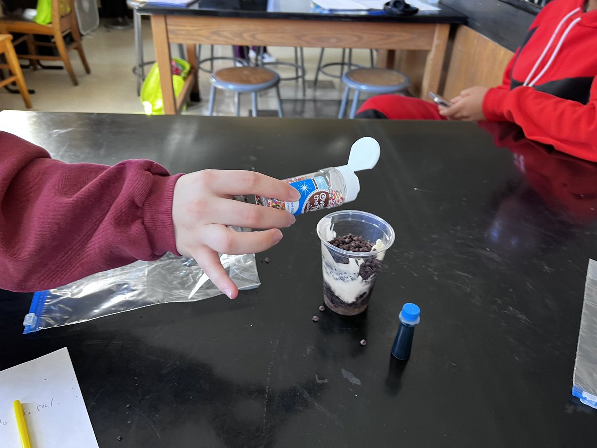 maliecology's tweet photo. My students are the coolest! Non-majors fundamentals of biology presenting their own lessons to the lab today. This group entitled their lesson “tasty terrain” where the class got to learn about aquifers and ground water contamination using different toppings and ice cream 🍦 https://t.co/IhKi7k4Q3H