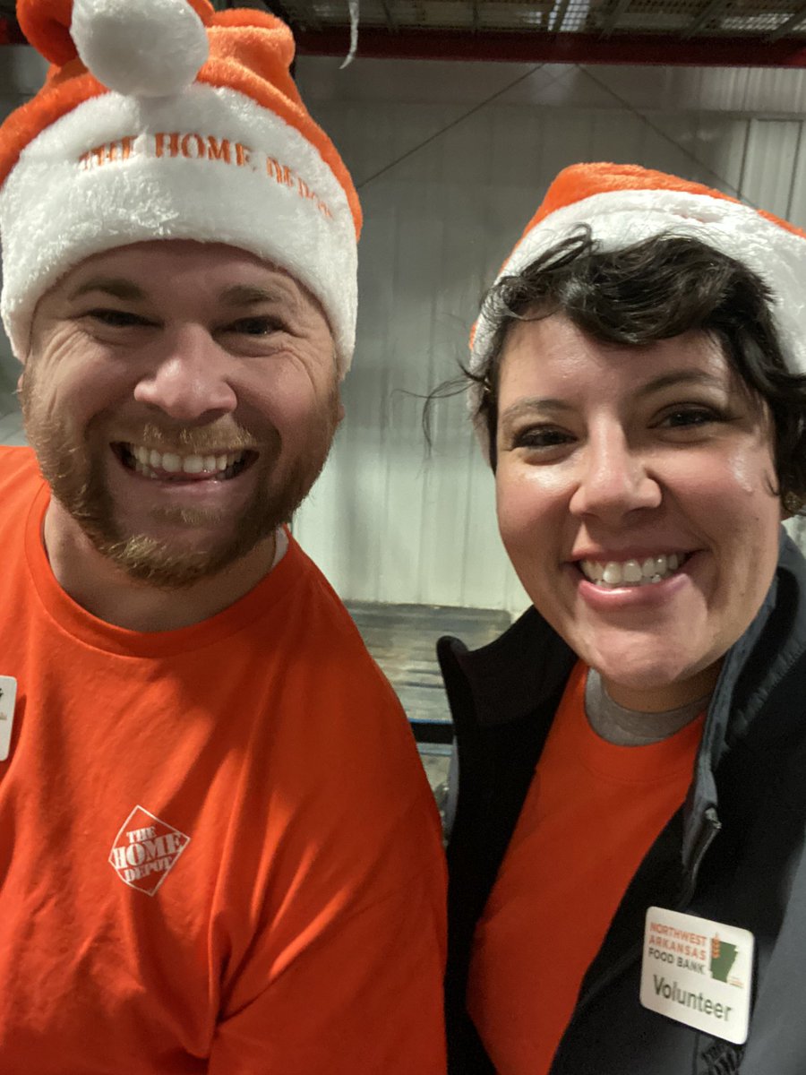 CyrillaAbiseid's tweet image. Team Depot today at the NWA Food Bank! In two hours, we boxed up roughly 2,700 meals for those that are food insecure in our community. It’s always a great feeling to GIVE BACK 🧡 #TeamDepot