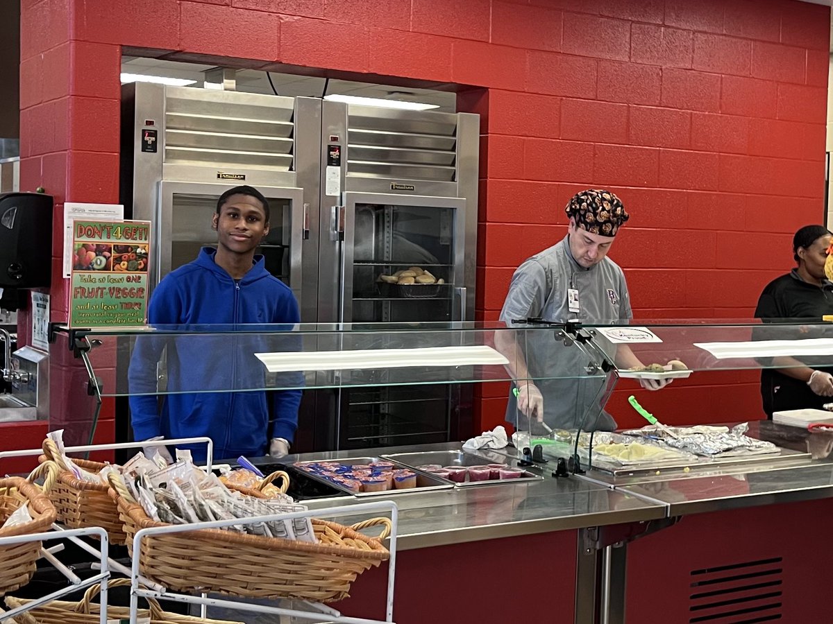 BGISDgaryfields's tweet image. Everyone in @BGISD ate well today. A big thank you to our amazing Child Nutrition staff for creating these delicious meals for our students, staff &amp;amp; visitors. Also thank you to our @BGHSPurplesNews culinary students who helped prepare &amp;amp; serve meals today.