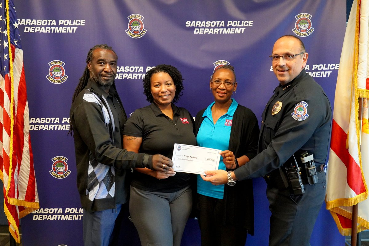 SarasotaPD's tweet photo. This week, Chief Troche & our agency donated Law Enforcement Trust Funds (LETF) to local community organizations that teach crime prevention and drug abuse prevention education. See more at https://t.co/NvCNR475cY #LETF #Sarasota #Florida #Community #Police #PathForward https://t.co/eWzVwJyh0d