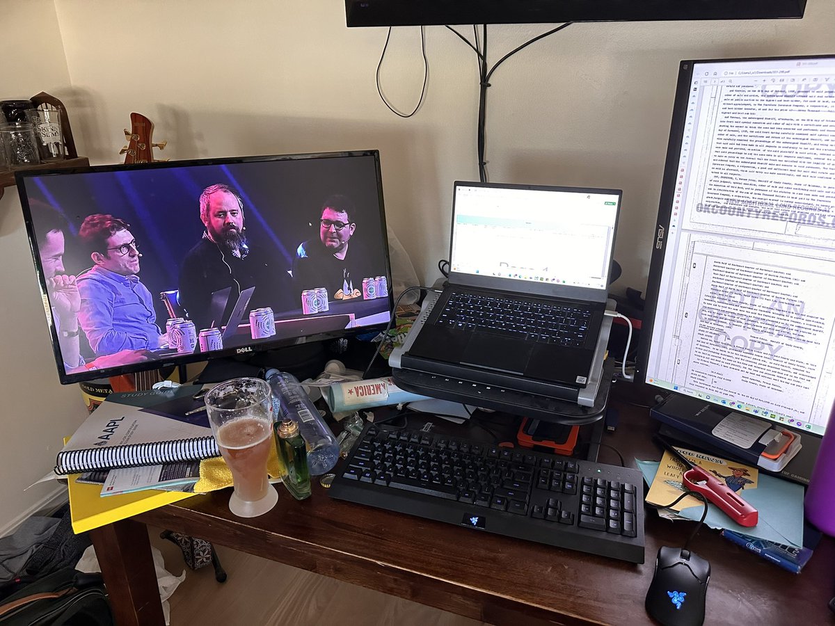 kieranswalsh's tweet photo. Pretending to work from Oklahoma City, OK #FWLive #tidydeskgreatlife https://t.co/i44SZMOyFh