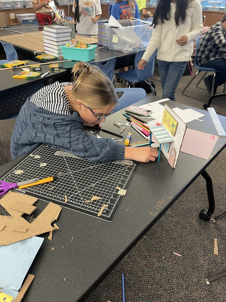 Design challenge! 7th grade <a href="/VIDASHARKS/">VIDA (6-8 Magnet)</a> killed it today! They made an AMAZING a city street full of fast food restaurants! #foodies I love how they worked together to create a beautiful design✨ #vida