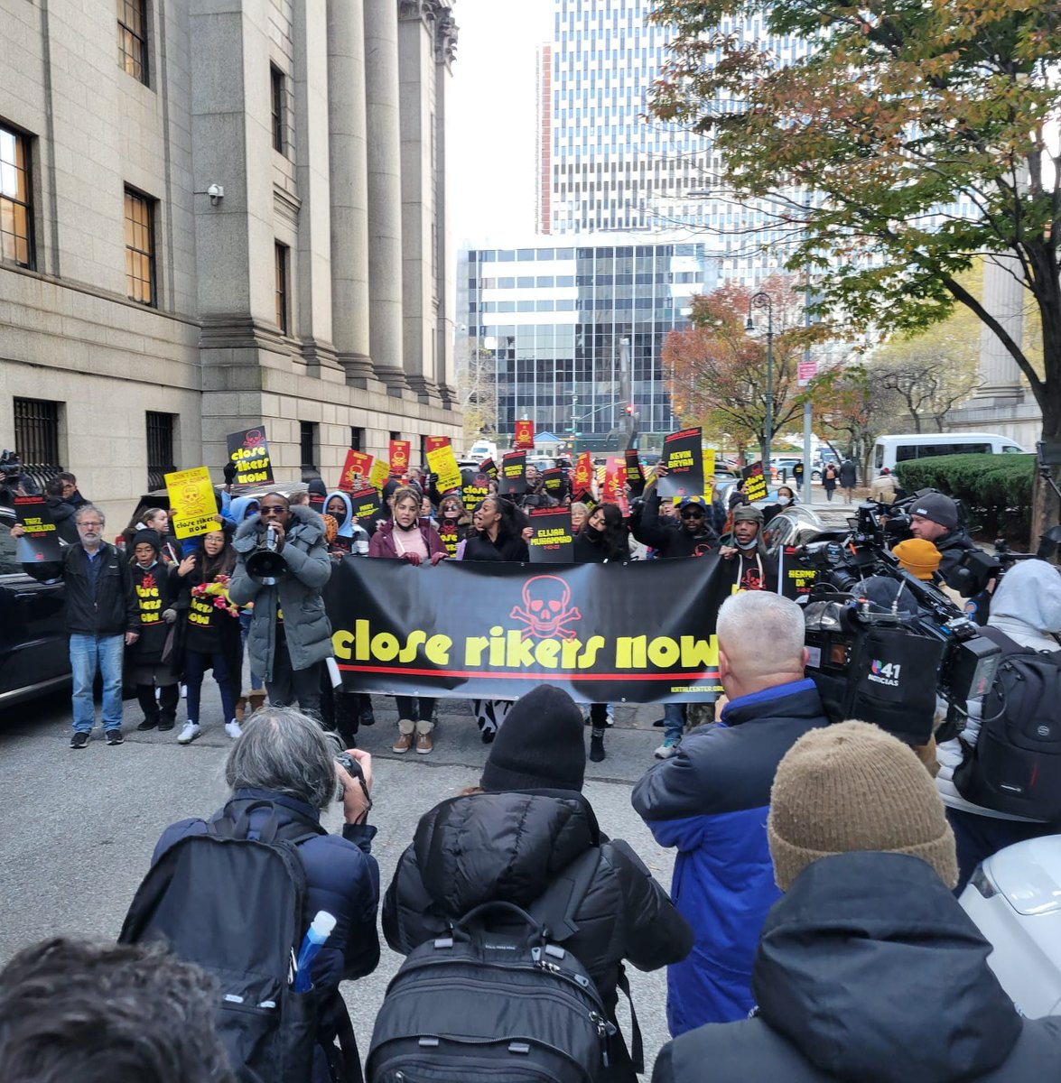 katalcenter's tweet photo. Today's protest may be over, but we're not done fighting to make sure Rikers is shut down.

Take online action with us to demand that @NYCMayor close Rikers Island 👇🏿

https://t.co/cWU5CxwNAc

#CloseRikers #CutShutInvestNY https://t.co/XKRH39k8TW