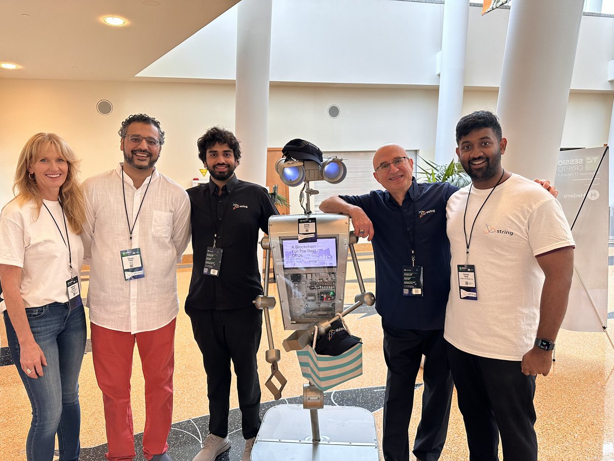 kj_2030's tweet photo. Join the @String_Net team tonight at the launch of @intromiami NFT lounge a new kind of NFT  7-11 @TechCrunch #tccrypto #web3 #blockchain https://t.co/hgT1HOiwG2