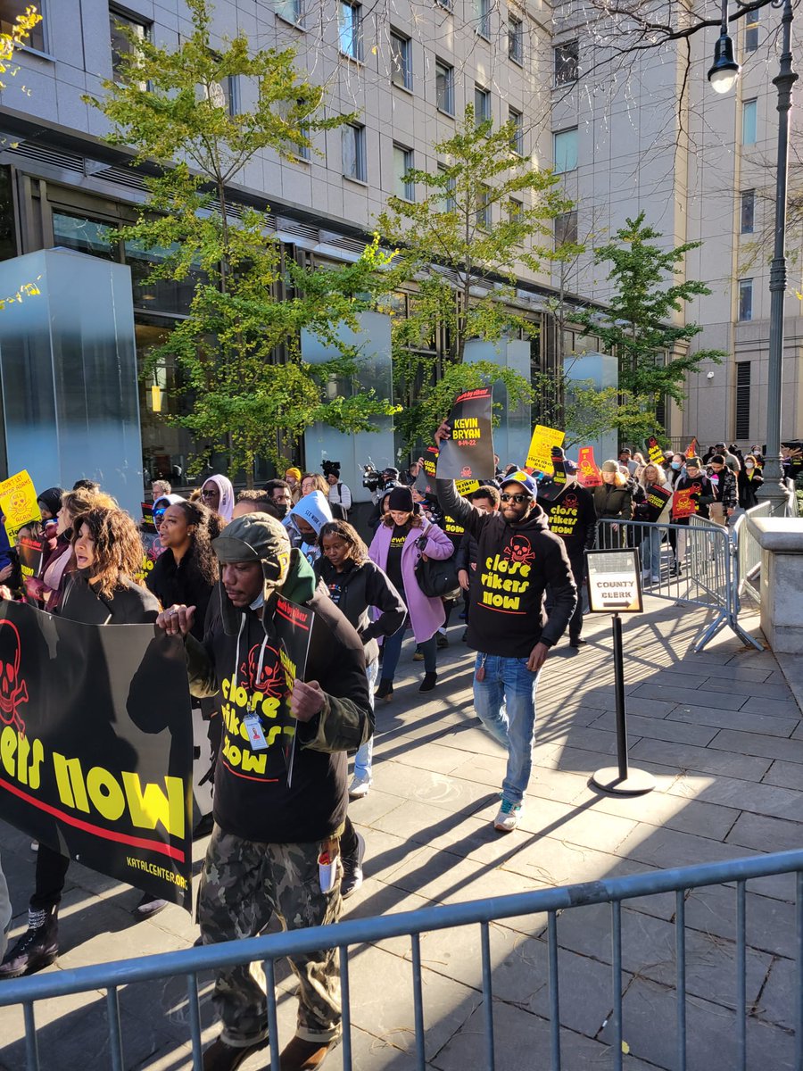 katalcenter's tweet photo. Today's protest may be over, but we're not done fighting to make sure Rikers is shut down.

Take online action with us to demand that @NYCMayor close Rikers Island 👇🏿

https://t.co/cWU5CxwNAc

#CloseRikers #CutShutInvestNY https://t.co/XKRH39k8TW