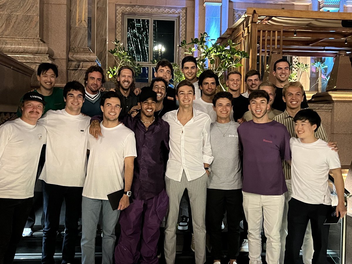 High5Forever's tweet photo. F1 twitter having a breakdown about the Seb goodbye dinner is not how I expected Thursday night to go but I welcome it https://t.co/C3x7VNvClu