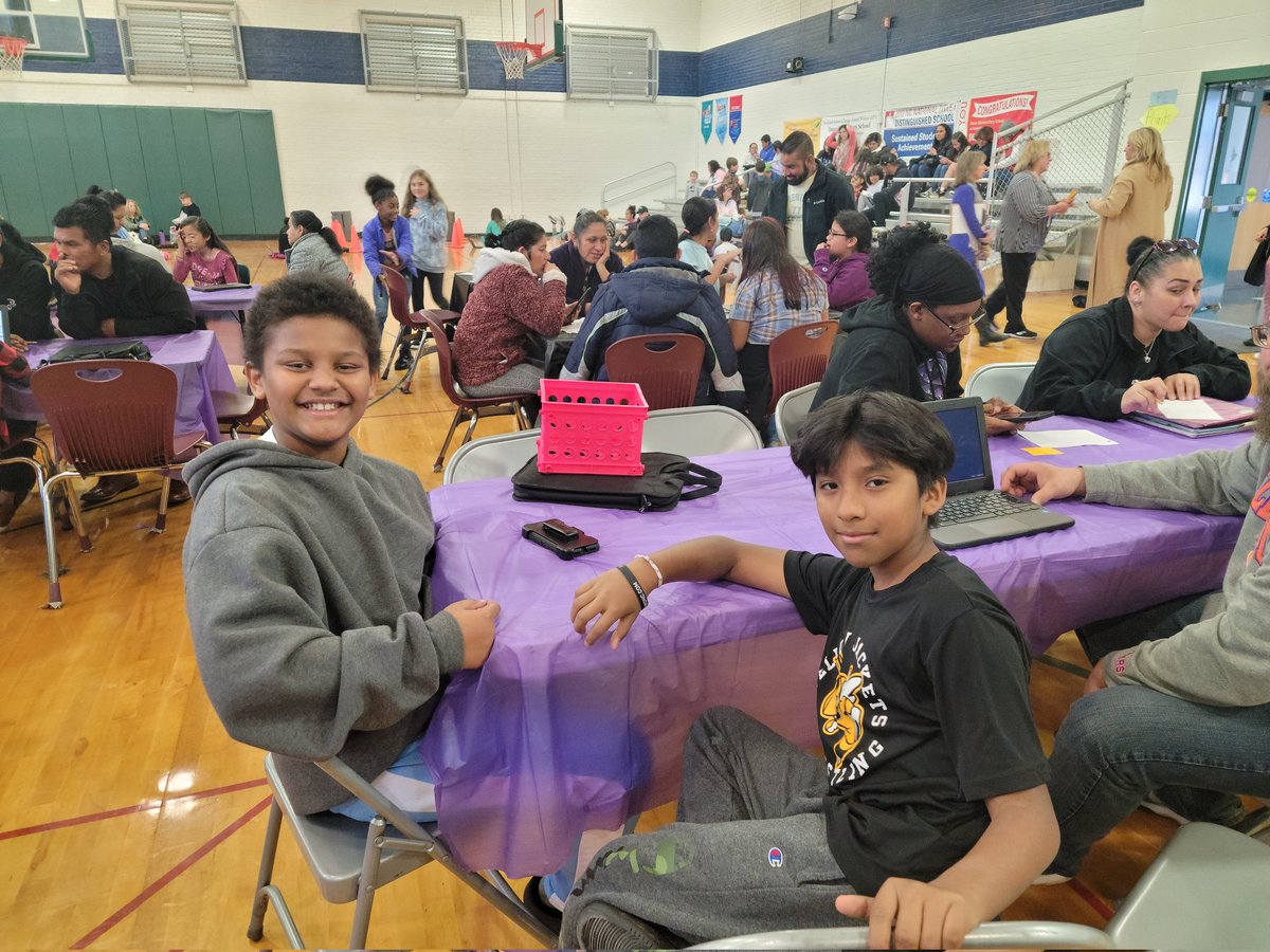 Wildcats_Prin's tweet photo. Dana's Thanksgiving Lunch and Learn was a huge success with 766 meals prepared and eaten by 345 students and 421 adults!! Special thanks to our amazing cafetetia staff: Robin, Jessie, Kelli, Audrey and Frances!  #DanaLeads22 #HCPSNC #HCPSFamily https://t.co/03dOwF8TeC