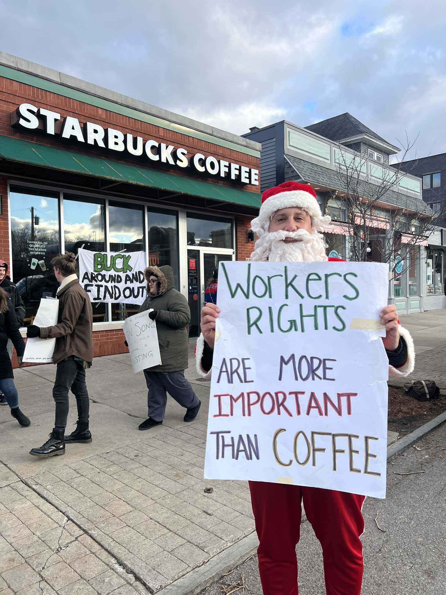 Starbucks Workers United Stickers - Satyr's Sticker Stash's Ko-fi Shop -  Ko-fi ❤️ Where creators get support from fans through donations,  memberships, shop sales and more! The original 'Buy Me a Coffee