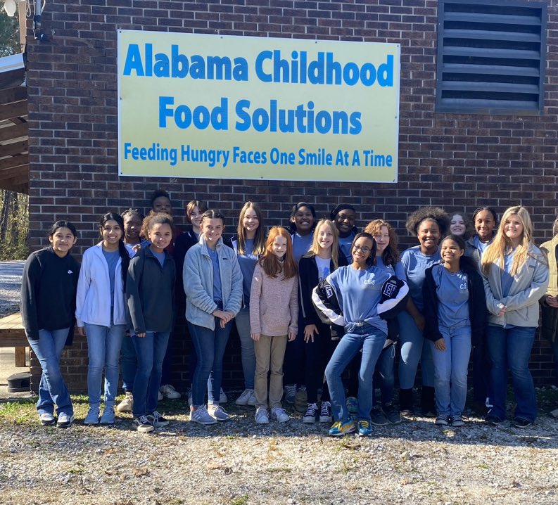 cmsbusiness1's tweet image. CMS FBLA girls had such a great time volunteering @_ACFS_ and then enjoyed some well earned @ChickfilA #cmstheplacetobe #tweetoftheweek @TCBOE_CMS @tcboecareertech @TCBOE @jesse_hooks @cardwelldalisha @AshleyGableEDU