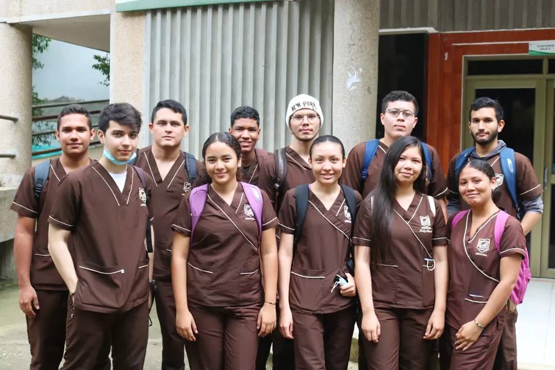 Unisucre's tweet photo. Hoy, 17 de noviembre se conmemora el Día Internacional del #Estudiante, desde nuestra #UniversidadDeSucre es un motivo para celebrar y felicitar a cada uno de los estudiantes que hacen parte de esta casa superior de estudios.
#EducaciónConCalidad #UnisucreContigo https://t.co/XbeVRTBBRa