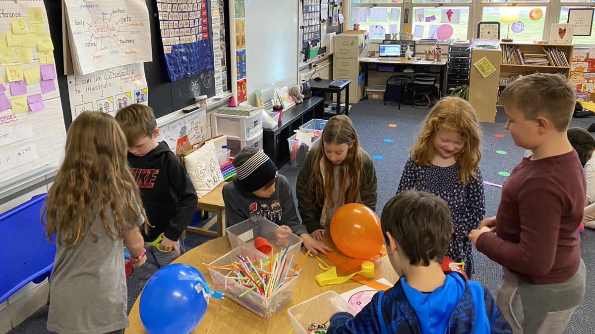 AmyMongenas's tweet photo. What an AMAZING day today spent in Mrs. Rottenberg’s kindergarten class. After reading our kindergarten stories we then got to help them assemble their Thanksgiving balloons! #IHPromise @IHPrimary @IHElementary #IH_STEM @MrsRottenberg @JackieOBrien1 @IHSchools @AmyMongenas https://t.co/HmLaZyMM6K