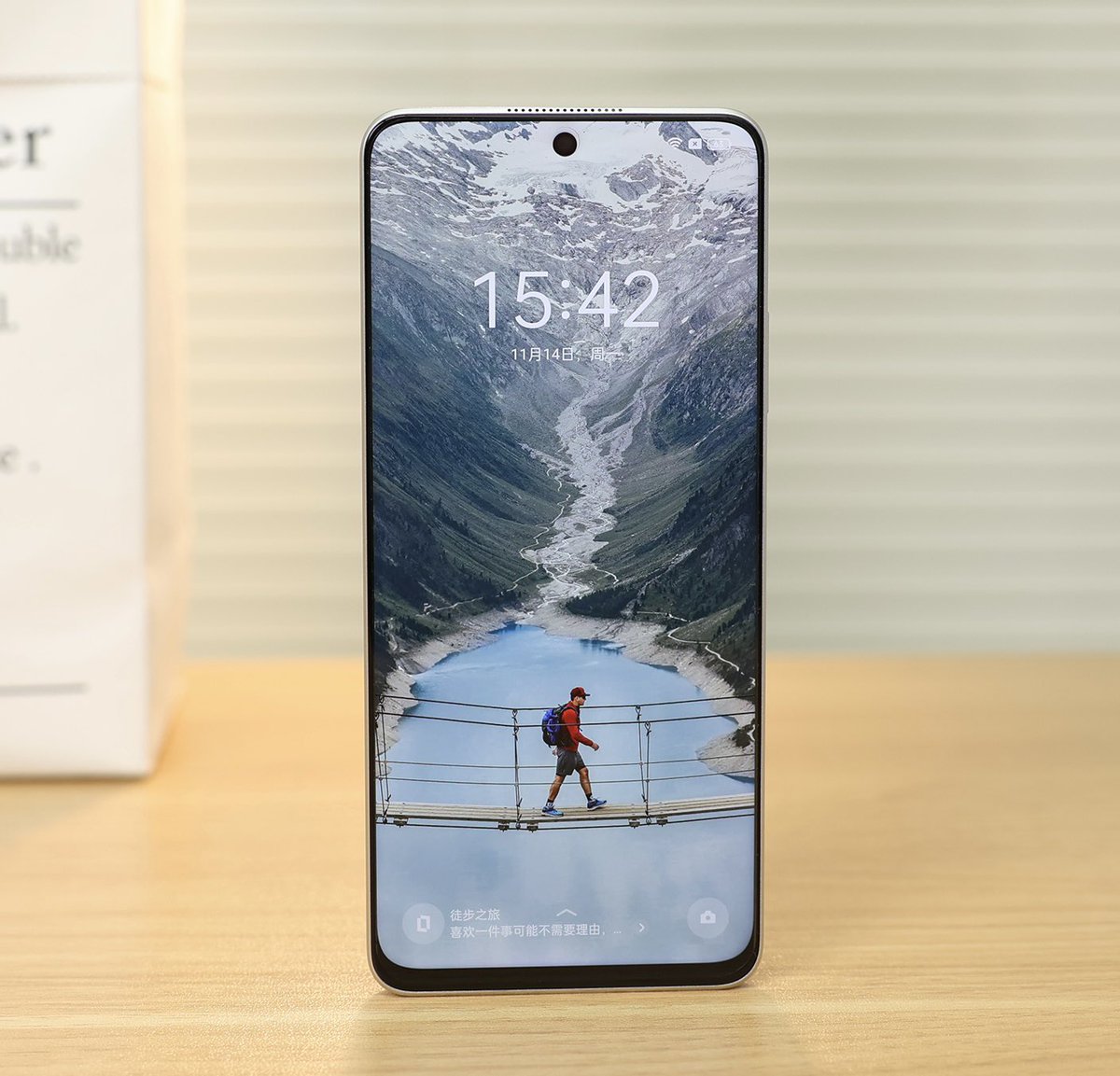 TechWorld1048's tweet image. Realme 10 Pro Bezels
 
But Launched with LCD