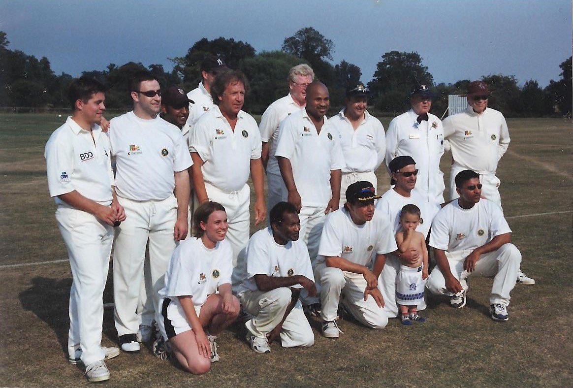 Loved playing for @BunburyCricket @ Stamford CC in 1998, some greats names, memories & laughs. No idea what happened in the cricket which was standard! Remember changing next to Graham Kelly who was ceo @FA at the time plus chatting with Alvin Kallicharran & @LloydHoneyghan 🏏🐰