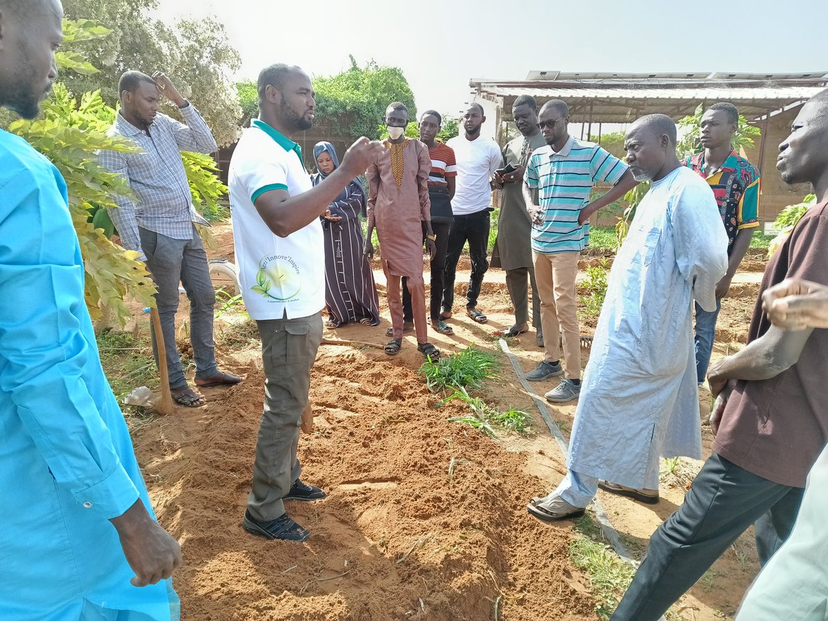 Partager le peu que nous connaissons peut contribuer à faire avancer les autres. 
Mon principe de vie : Tout savoir/savoir-faire qui n'est pas partagé sans réserve est perdu.
Tant que je vivrai et que je suis en bonne santé, je partagerai les sciences agronomiques démystifiées.