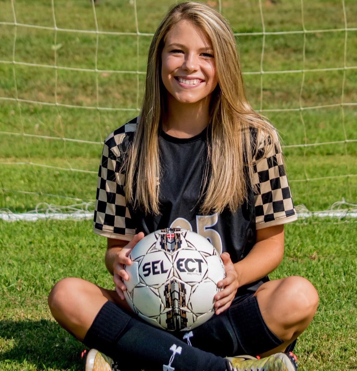 We are very excited to announce Shyenne Newton as an Assistant Coach. Shyenne played for the Lady Owls in 2016-2018. She was 7A All District 1st Team in 2018. She currently works at SCHS in the Special Education Department.  #OneTeam #EffortWins #family