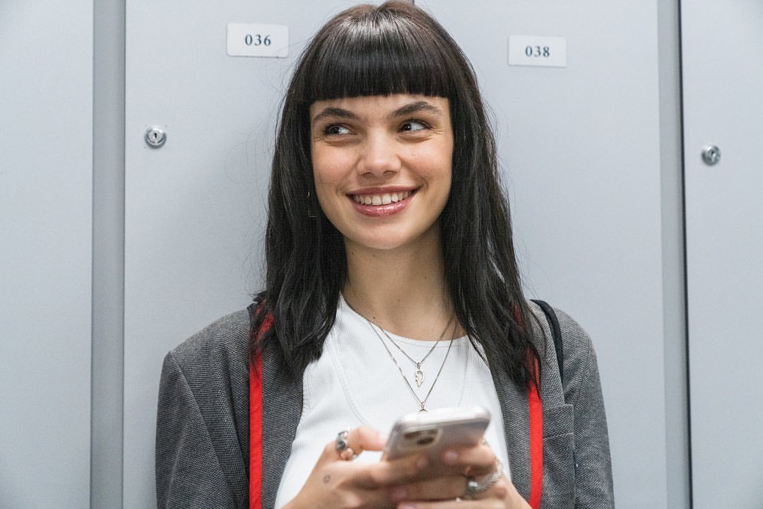 mcariddibr's tweet photo. #Elite6 ESTREIA AMANHÃ! — Martina Cariddi compartilhou algumas fotos dos bastidores de gravações da 6ª temporada de Elite, em seu Instagram. (1/3) https://t.co/6kQCDWMq31