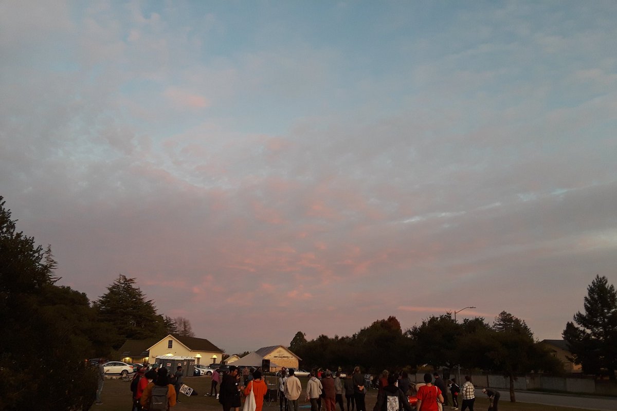 Tomas0campo's tweet photo. End of strike day 4. Love the return of the pink autumn skies. Excited for our big march and rally tomorrow! #FairUC #UCStrike #UnionStrong https://t.co/fYvRSN5qWo