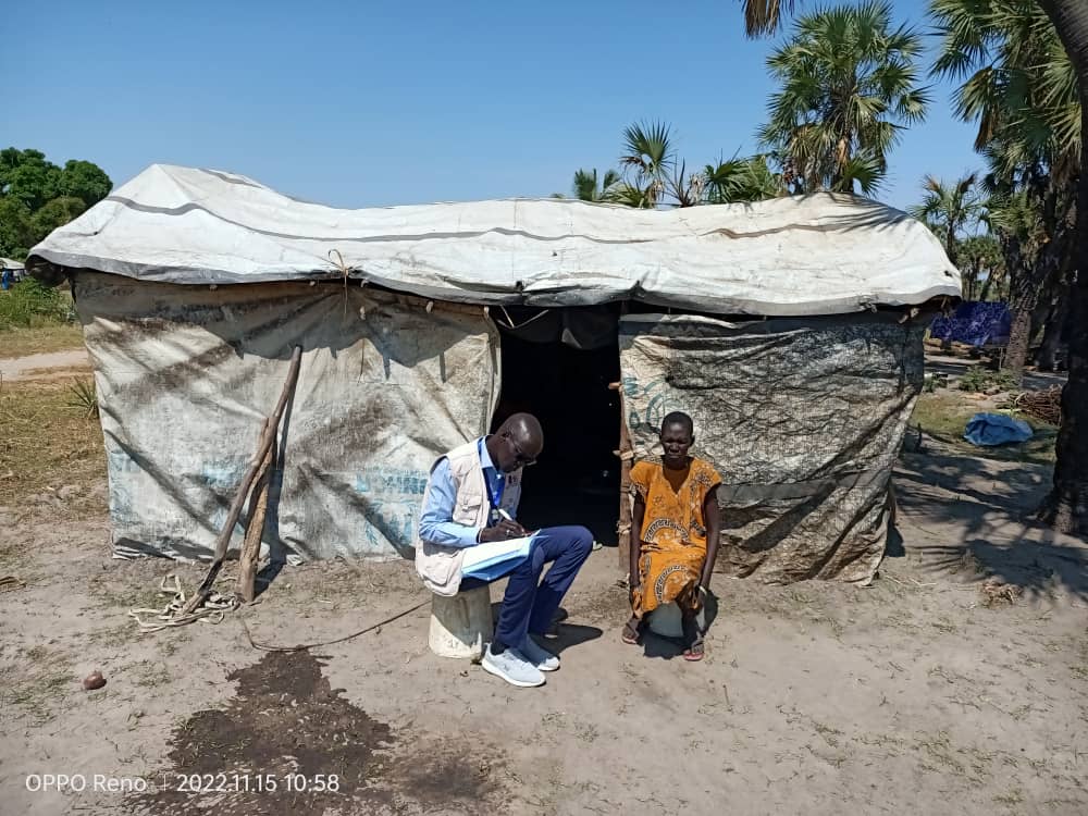 HopeRestoratio3's tweet photo. in partnership with @UNHCRSouthSudan #HRSS is registering and identifying PSNs to benefit from #CBIs, distribution of #CRIs & provision of shelters to over 1900 displaced Beneficiaries in #Leer, #Mayendit, #Panyijiar, #Mayom and #Koch Counties in Unity State. https://t.co/wU82ZhRBIp
