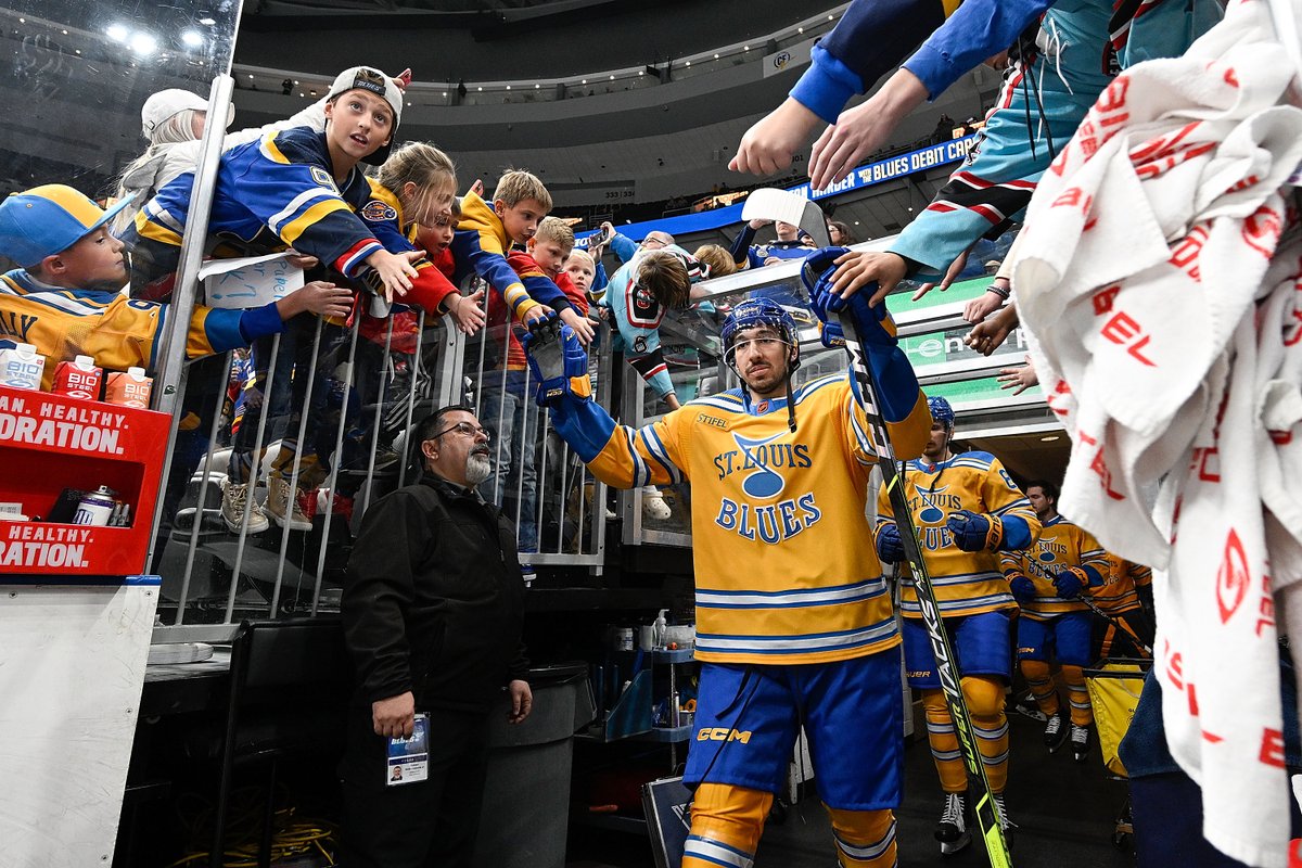 NHL's tweet photo. ✨ You're so golden ✨

For the first time in franchise history, the @StLouisBlues are wearing a primarily-gold jersey. The jersey's logo is based on an original prototype that was created in 1966, not long after the NHL awarded St. Louis an expansion franchise. #ReverseRetro https://t.co/HQVOg0DrEB