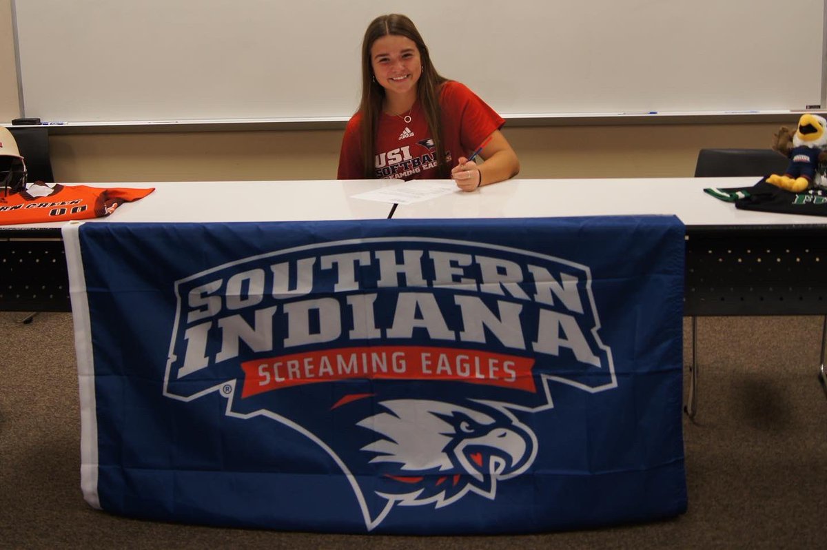 shelbystivers00's tweet photo. I’m officially a screagle! So thankful for all the people who came out to celebrate with me last week. Can’t wait for next year!! ❤️🦅 @USISOFTBALL https://t.co/fnIn7loAj2