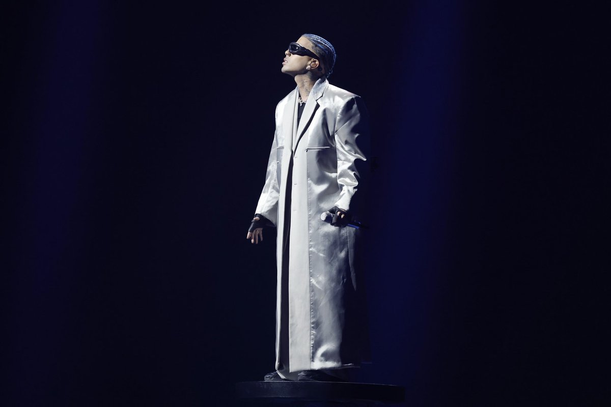 🎤 <a href="/rauwalejandro/">RAÚL</a> brilló en el escenario de la ceremonia de los <a href="/LatinGRAMMYs/">The Latin Recording Academy / Latin GRAMMYs</a> con un show en el que interpretó canciones de “Saturno” su nuevo álbum 🪐✨

📸 La Academia Latina de La Grabación®️