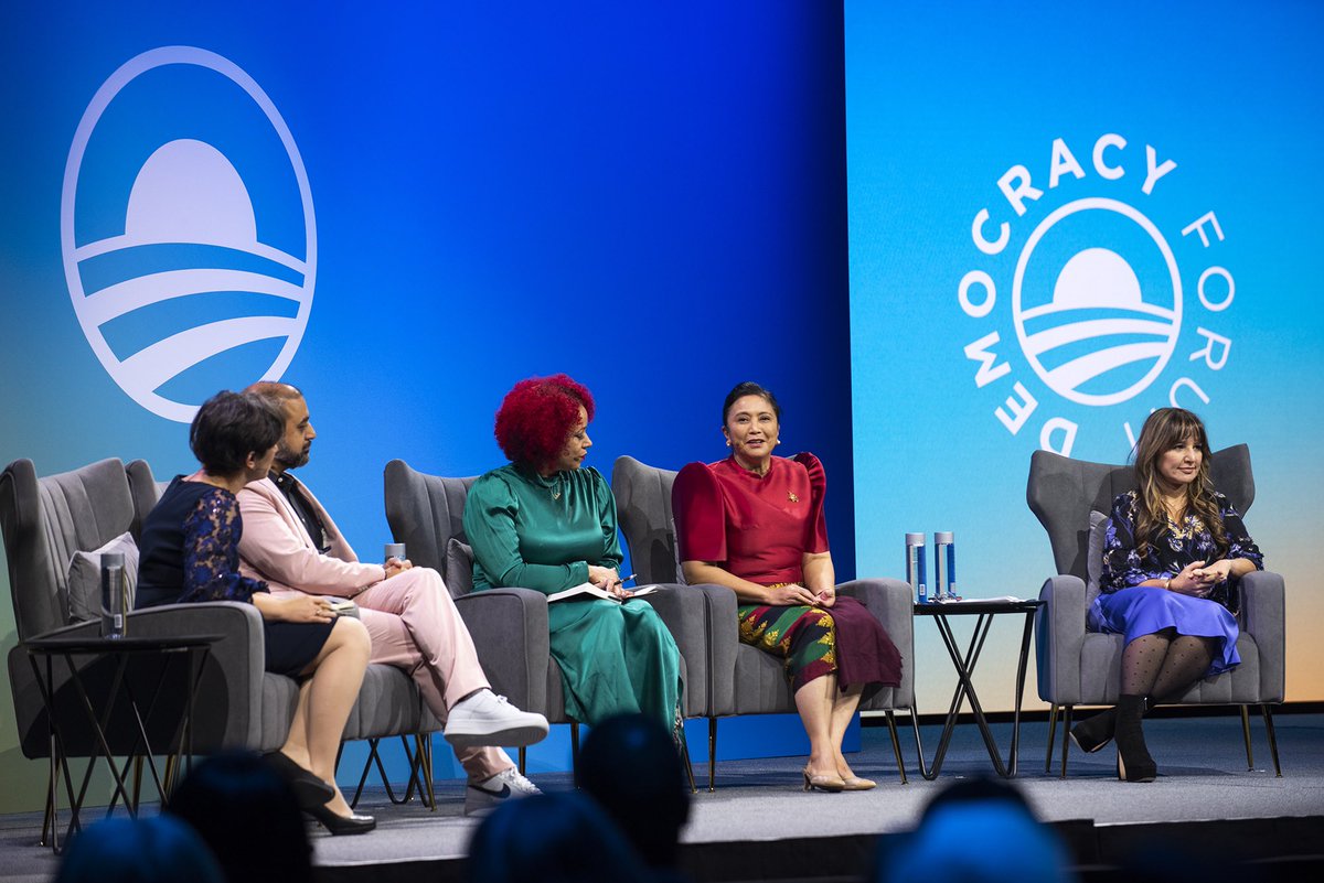 Honored to be part of #DemocracyForum. Lots of takeaways from the invigorating conversation we had about disinformation and ways forward. I find hope in the collective commitment to the difficult but necessary work of strengthening our democracies.

📸: <a href="/ObamaFoundation/">The Obama Foundation</a>
