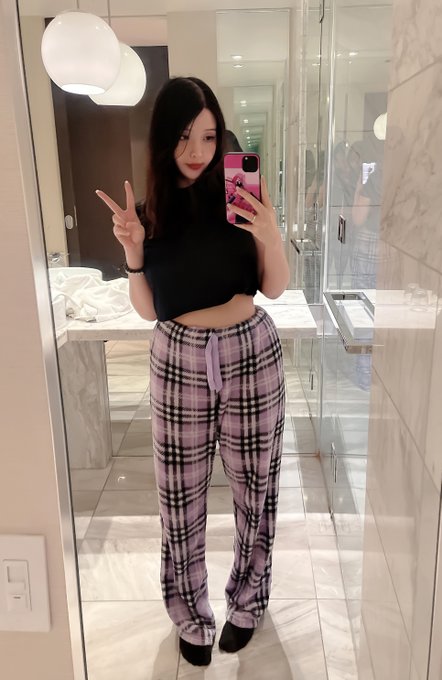 Hoboing vs Cosplaying :"3 https://t.co/E65tPSxKa1<a href="/tag/spy_family"class="tags"><span>#spy_family</span></a>