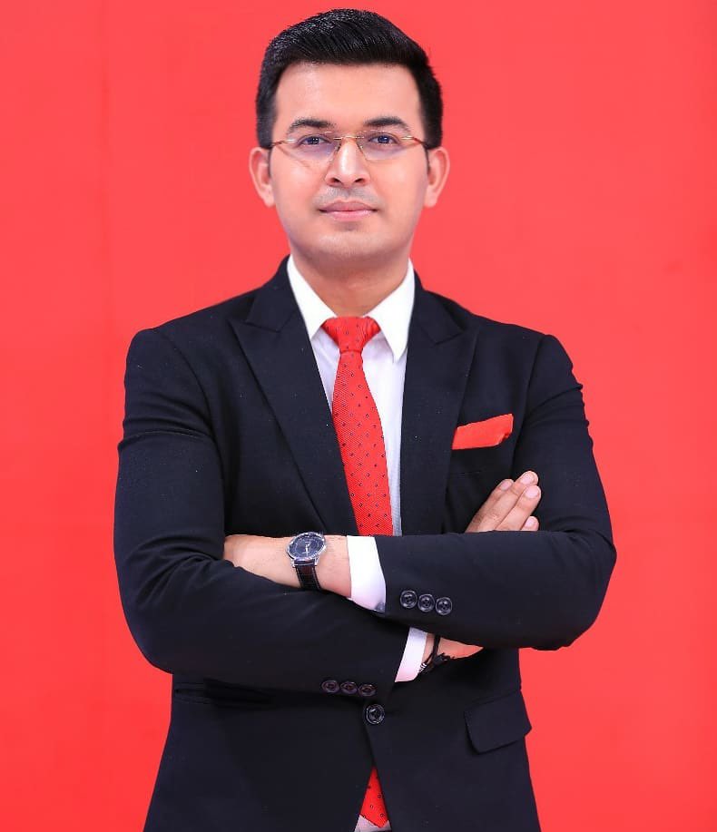 Those who fly solo have the strongest wings 😊  #NewProfilePicture