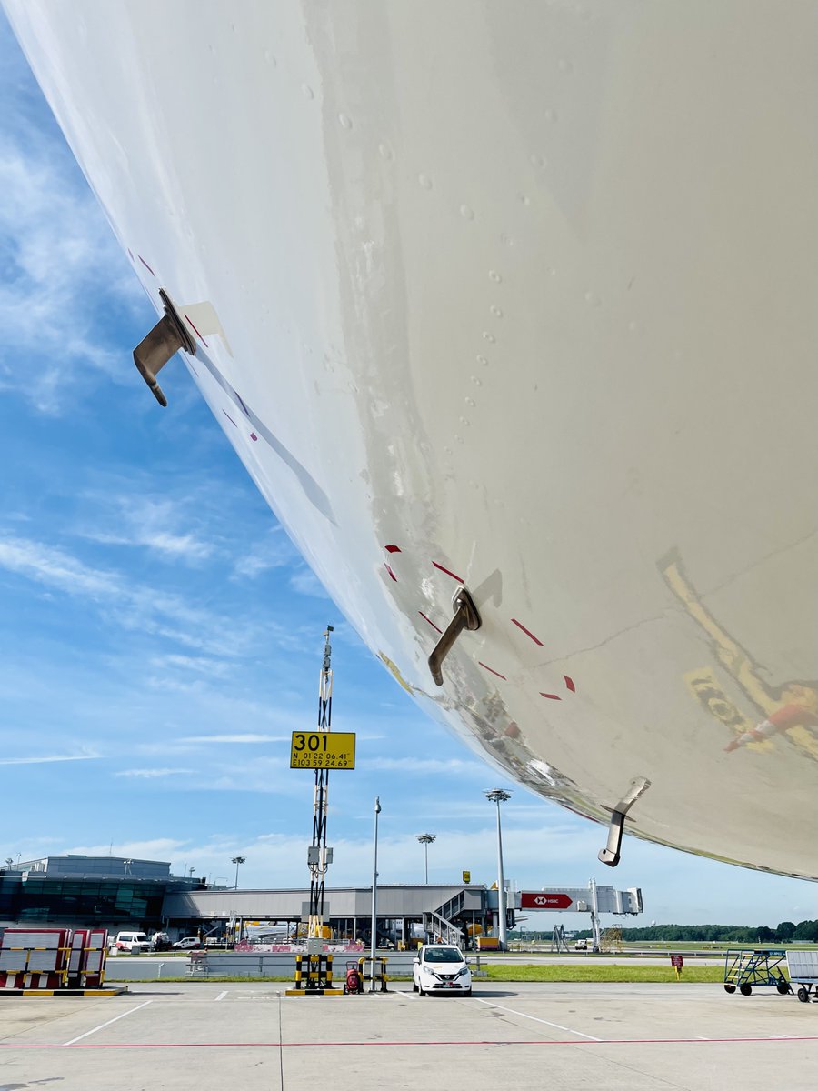 tweetpratikm's tweet photo. After 5hrs and 30mins, burning 13660kgs of fuel, avg speed M.79, covering a distance of 2363Nm, we finally touched down in WSSS. #vistara #airbus #a321Neo #lifeontheramp #firstofficerssector #leap1a #cfm #longnight #noseweelassembly #a350 #remotebay https://t.co/ae5Gzq18FK