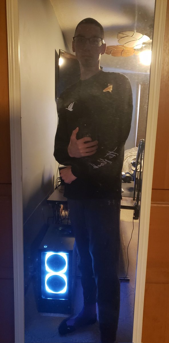 Hartsickk's tweet photo. Mediocre CS player fit @fl0m https://t.co/ULLYyOtQVY
