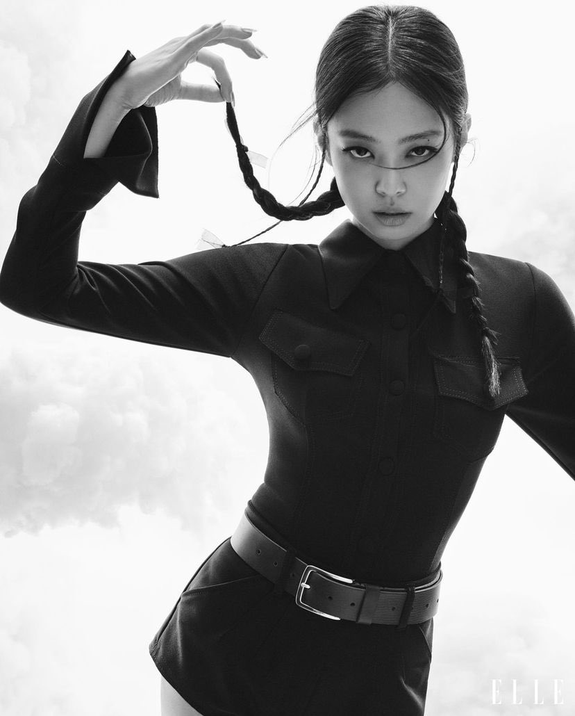 art8amby's tweet photo. #editorial "The Many Faces of Blackpink's Jennie Kim" with #JennieKim by #FelixCooper in #ElleUS #December2022/#January2023, styling by #PattiWilson. Hair and makeup by #JennyCho and #YeonWon #art8ambyeditorial https://t.co/FxRijmFVSy