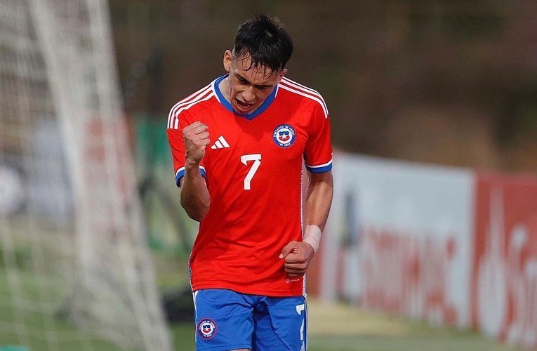 AwanteCL's tweet photo. #SelecciónChilena • Nuestro canterano, Paolo Guajardo, fue titular en el encuentro amistoso de La Roja Sub 20 ante Brasil. El cuadro chileno se llevó la victoria por 3 goles a 0 con una gran actuación de Paolo, quien además anotó el tercer gol👏🏼⚽️ ¡Felicitaciones, Pao!🇳🇬 https://t.co/PeISgm5dKR