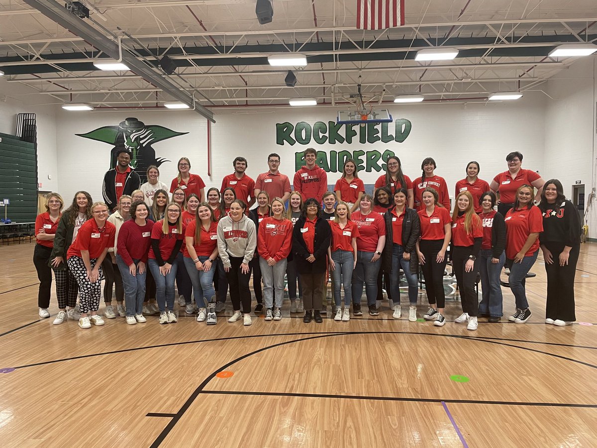 rudloff_teacher's tweet image. The 3rd of 3 amazing STEAM nights this evening and we had SO much fun learning together. @WKUCEBS EDU 250 pre-service teachers were outstanding this week at Rockfield, Rich Pond and Warren Elementary leading learning stations and impacting our community. 🙌🏻@CatPoteet @m_cubed314