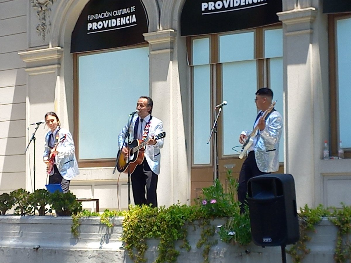 p_j_king's tweet photo. @CulturaProvi #KilRockers #JardínMusical Rock n Roll 🎵🎶 https://t.co/au7VVLAUxn