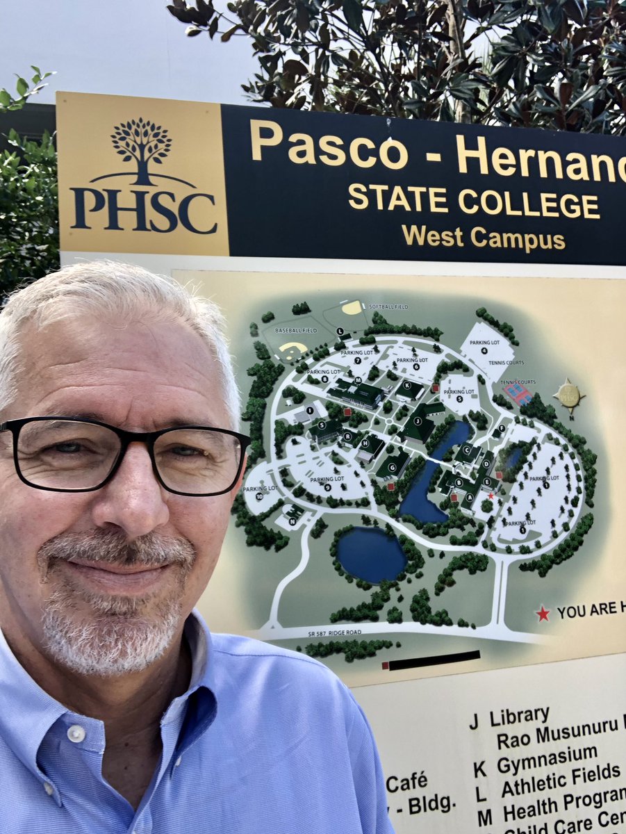 toddpillars's tweet image. #57YOFreshman @PHSCedu You’re ever too old to learn #LearningIsEarning