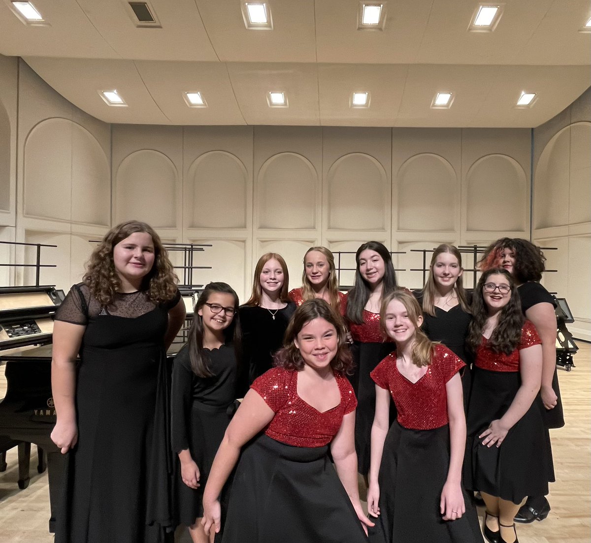 Ivyhawnsemble's tweet photo. Congrats, singers for a fantastic 50th Anniversary All-County Choir Showcase! You got to be part of choral music history premiering a piece written to honor 50 years of VCS arts programs! #artsmatter @IvyHawnSuhr @PrycelessAP @artary_ #proudchoirmom https://t.co/gcO2YNTfMX
