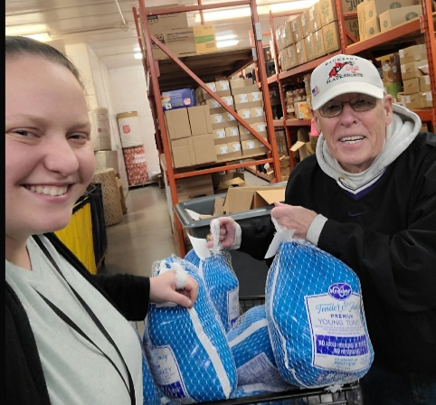 DickLuther's tweet image. #FridayNightLights  - Help Others
I had a Great Day Delivering Turkeys to 
the Shelters and to Folks who need some
Help!!  100 Turkeys in my Chevy, my
23rd Year!  Thanks to the Turkey Club!

#CareForOthers
#HelpMany
#HappyThanksgiving
           🦃🦃🦃🦃
