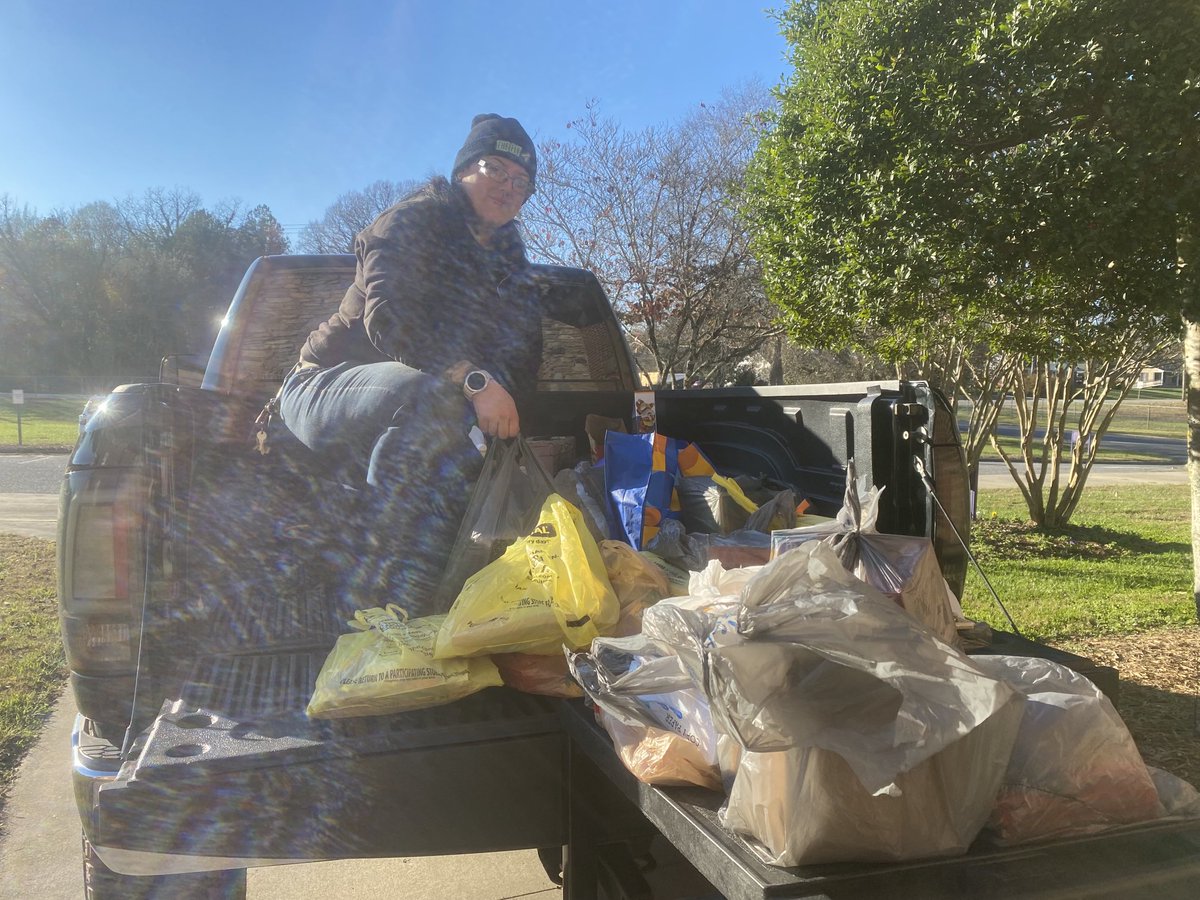 kurzerj's tweet photo. Thank you Veka East! North Liberty School is beyond grateful for your donations!  Having support from our community makes a difference in the lives of our students!#allinBCPS#ignitelearningBCPS https://t.co/71HpTDO4oR