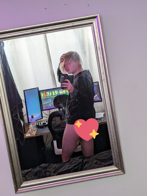 Posting again and doing custom videos on onlyfans, link in bio <3 #nonbinary #onlyfans #Femboy https://t<a href="/tag/nonbinary"class="tags"><span>#nonbinary</span></a><a href="/tag/femboy"class="tags"><span>#femboy</span></a><a href="/tag/onlyfans"class="tags"><span>#onlyfans</span></a>