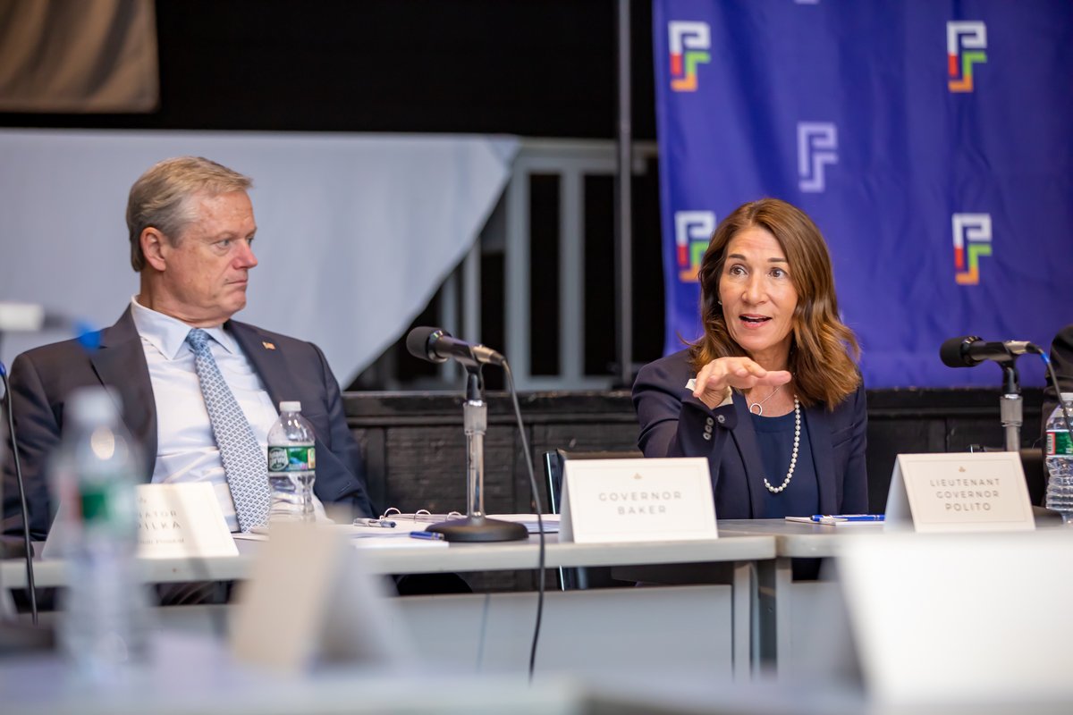MAGovArchive's tweet image. College courses, credits and degrees should be accessible and affordable for every student in MA, and today in Framingham, our administration heard directly from students about the impact programs like Early College and MassGrant Plus have had on their academic futures.